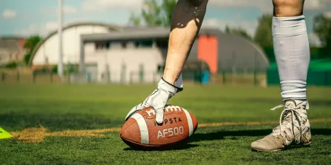 How to Manage a Football Team: Tips for Youth and Adult Coaches