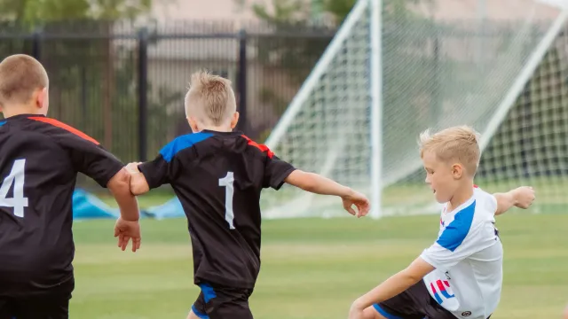 What's the Best Way to Manage a Youth Soccer Team as a First-Time Coach?